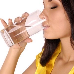 Quanta acqua bisogna bere durante la dieta