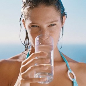Quanta acqua bisogna bere in estate