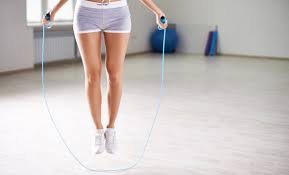allenarsi con la corda è utile per tonificare tanti muscoli